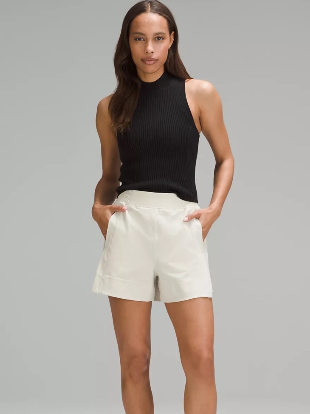 Lululemon Stretch Woven Relaxed-Fit High Rise Short 4“